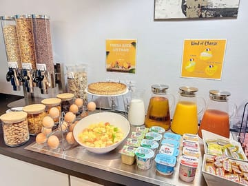 Breakfast buffet
