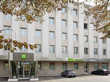 ایبیز استیلز تسانینی