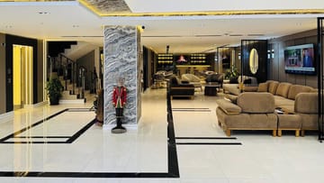 Lobby lounge