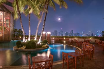 Poolside bar