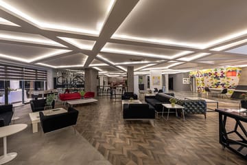 Lobby lounge
