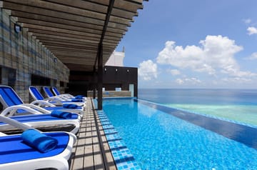 Infinity pool