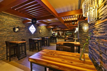 Sports bar