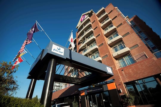 Coast Victoria Hotel & Marina by APA