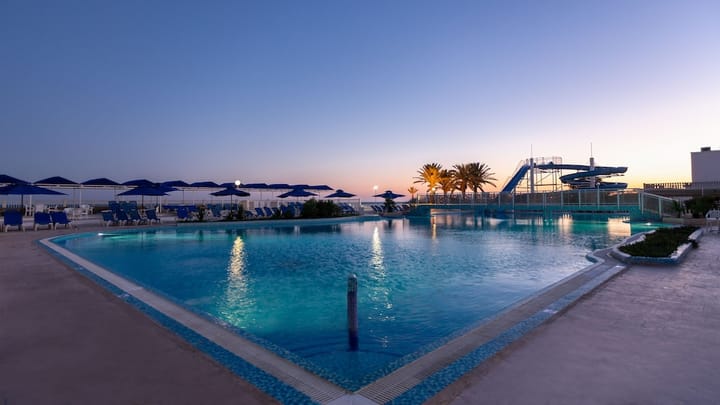 Hotel Samira Club - Caters to Couples