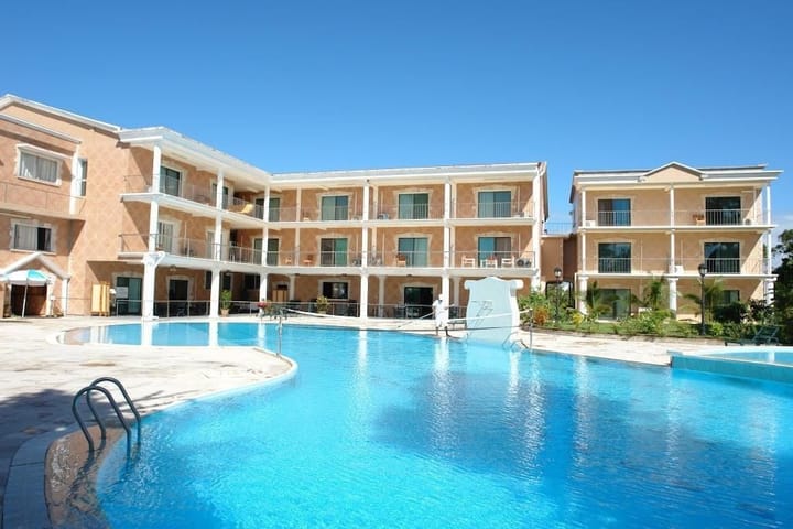 Sunny Golf Hotel
