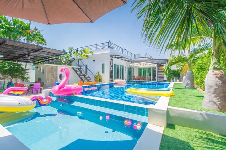Happy-Home Pool Villa