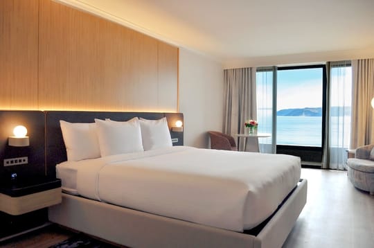 Pinnacle Hotel Harbourfront