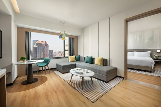 Holiday Inn Shanghai Nanjing Road by IHG