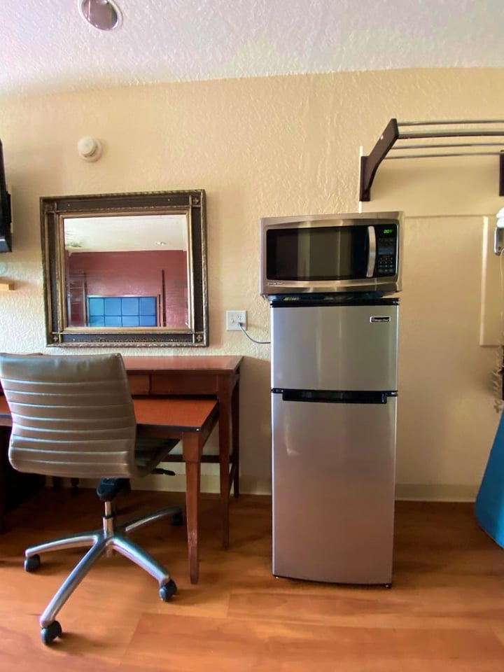 Mini-Refrigerator