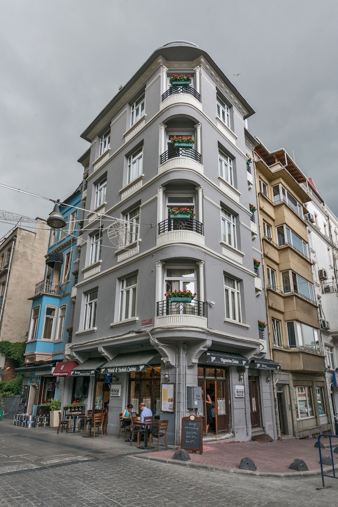 Primary image